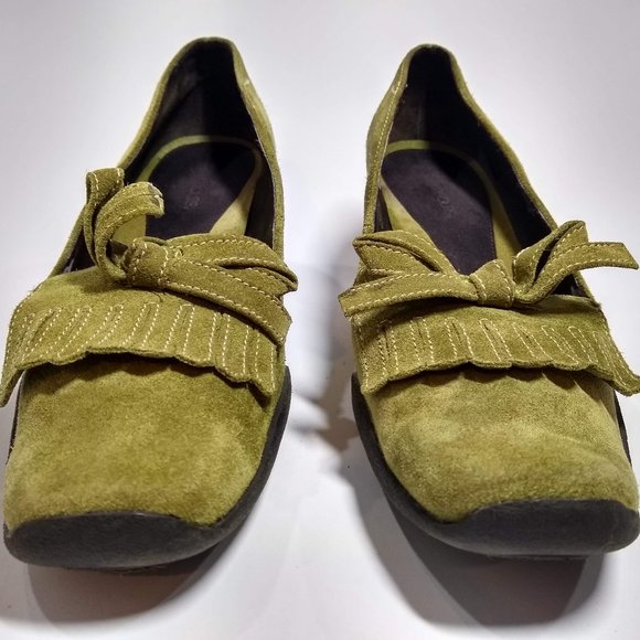 Aerosoles wedges olive green suede and black rubber with bow size 8 - Picture 3 of 7